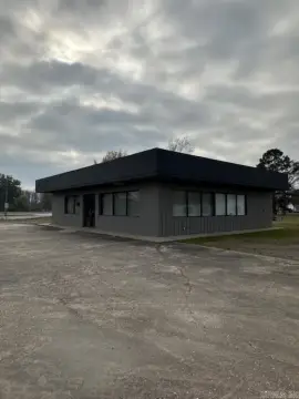 Furnished Restaurant Building