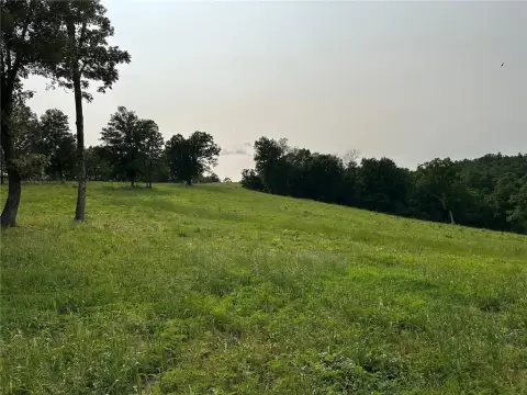 Ozarks Pasture with Year-Round Water