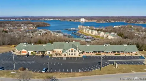 Shopping Center With Restaurant Space