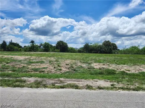 Cape Coral Canal-Front Homesite