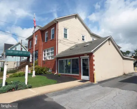 Established Retail/Office Space in Woodstown