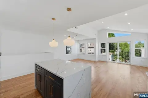 Triplex with Smart Entry Features