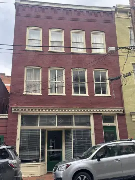 Downtown Building in Prime Location