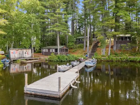 Maine Sporting History Waterfront Retreat
