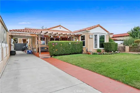 Spanish-Style Quadruplex in Wilshire Vista