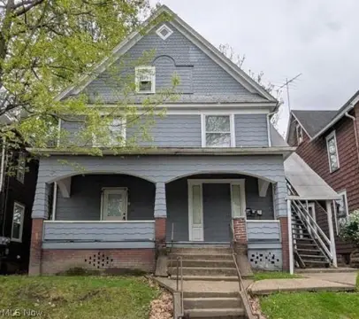 Triplex with Mixed Occupancy