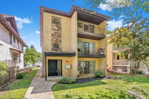 Classic Chicago Multi-Family Investment