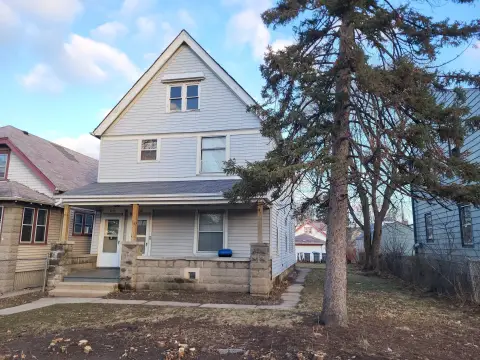 Milwaukee Duplex with Great Potential