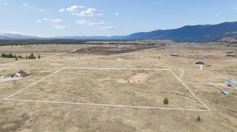 Recreation Land Parcel with Airport-Adjacent Views