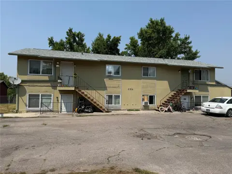 4-Unit Quadplex with Washer/Dryer Hookups