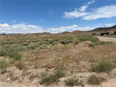 Goldfield Land with Mountain Views