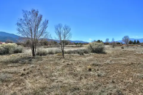 Taos Land with Mountain Views