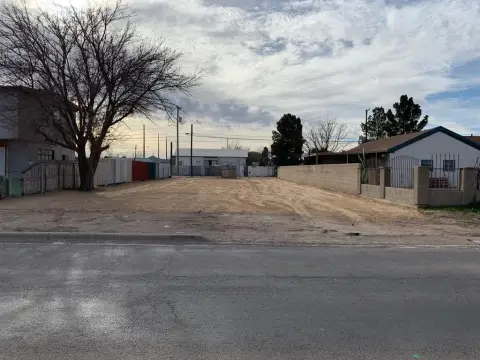 Land in Pecos, Texas