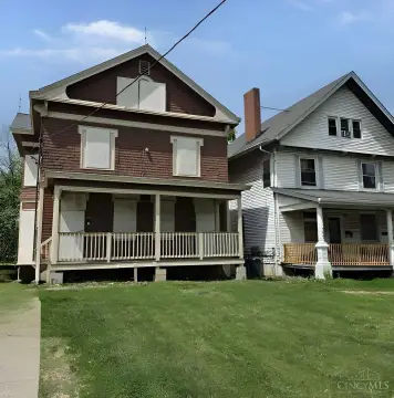 Cincinnati Multifamily Property with Garage