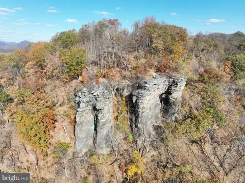 76 Acres Mountain Retreat