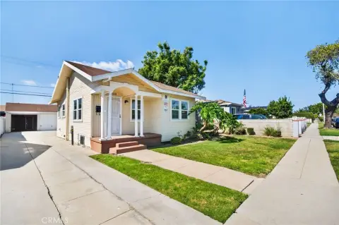 Duplex with Detached Garage