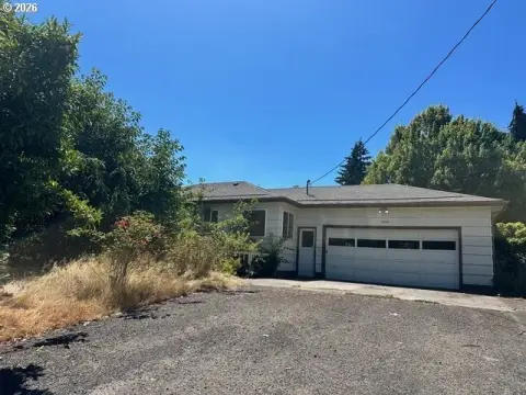 Duplex With Oversized Garage