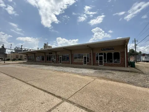 Multi-Unit Retail and Medical Center