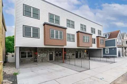 6-Unit Apartment Property