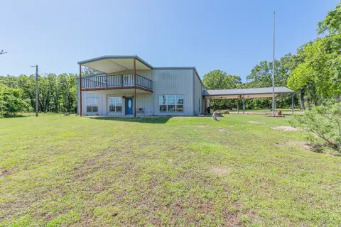 Flex Property with Living Quarters