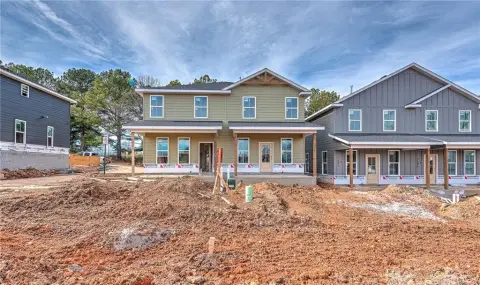 Charming Duplex Near University