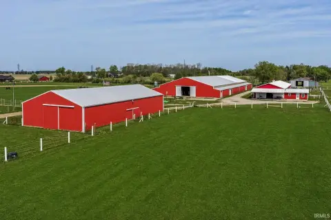 Equestrian Estate with Indoor Arena