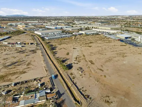 El Paso Acreage in Logistics Corridor