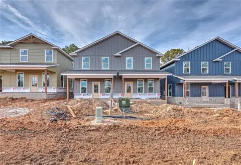 Charming Duplex Near University