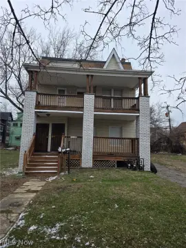 Three-Unit Triplex Near Campuses