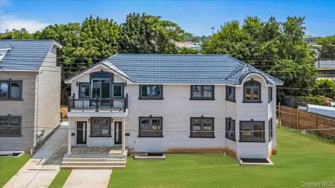 Newly Built Ozone Park Duplex