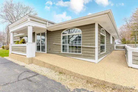 Renovated Commercial Space in Holland