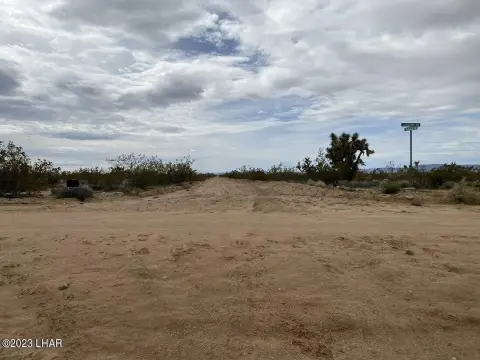 LAND - Yucca, AZ