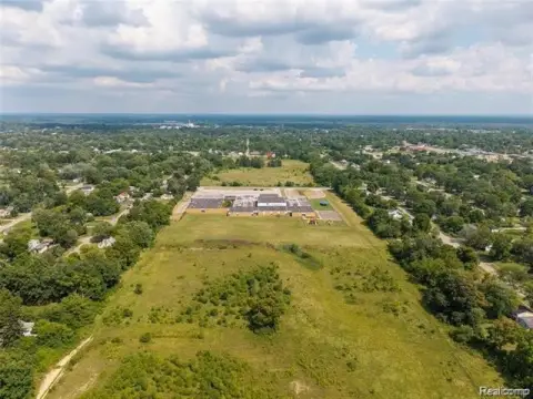 Versatile Land in Growing Corridor