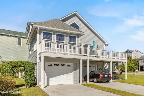 Beachside Duplex With Separate Apartment