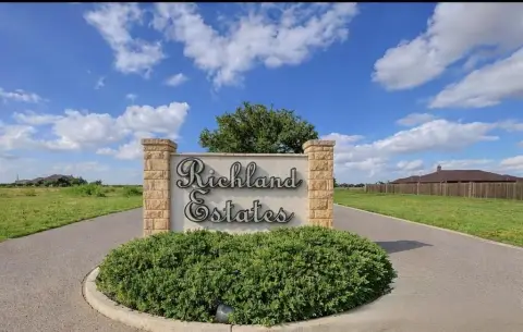 Residential Lot in Richland Estates