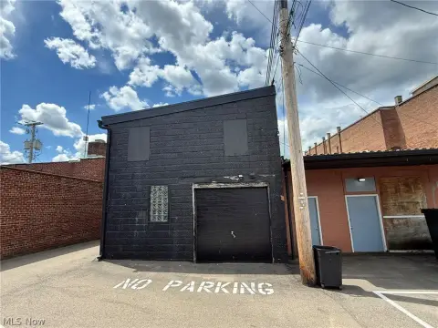 Block Warehouse with Overhead Door
