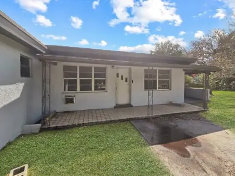 Corner-Lot Triplex