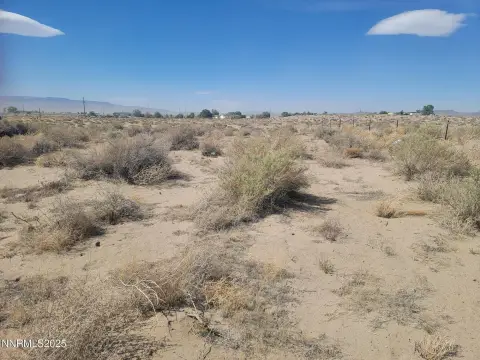 4.77-Acre Lot Near Lake Lahontan