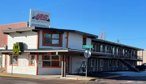 Commercial Building in Downtown Sidney