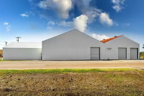 Warehouse and Office Facility