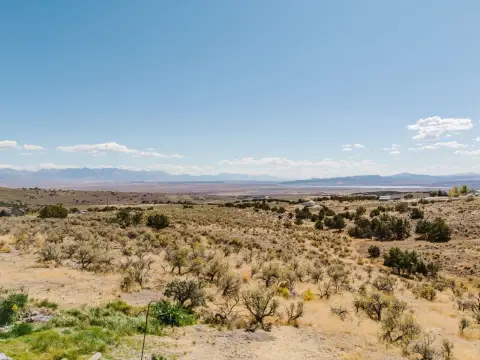 40 Acres with Mountain Views