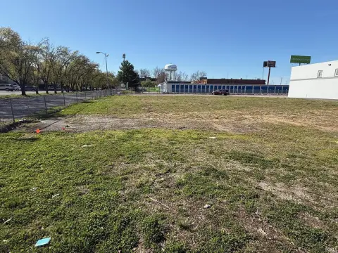 Evansville Commercial Corner Lot