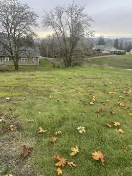 Buildable Lot in Oakland, Oregon