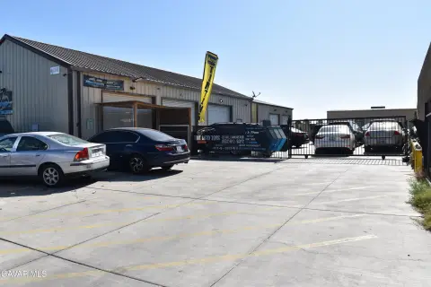 Freestanding Industrial Flex Building