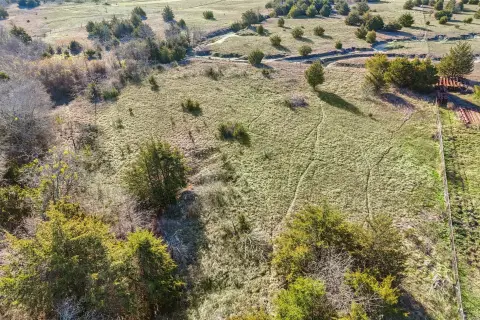 Unrestricted Acreage with Utilities