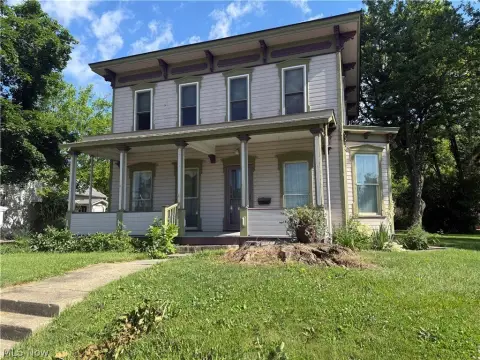 Well-Maintained Duplex with Two Units