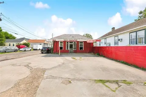 Automotive Shop with Workshop