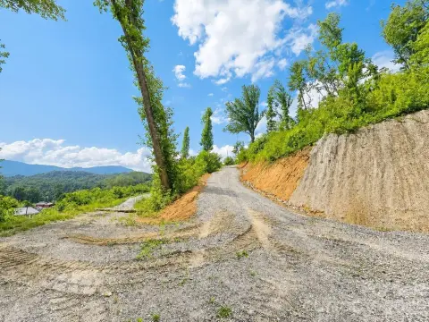 Mountain-View Recreational Land Parcel