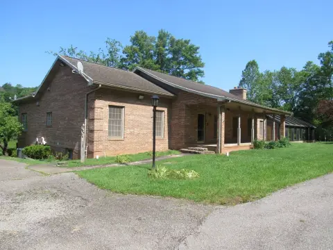 440 Acres Farm/Estate with Lake