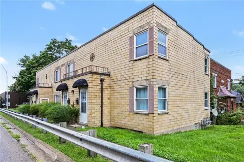 Townhouse-Style Quadplex with Basements